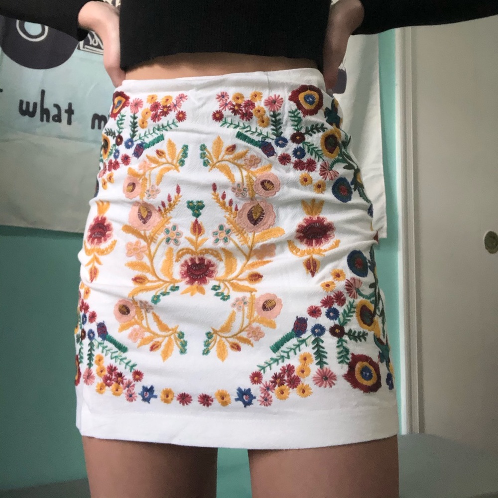 Embroidered White Skirt
